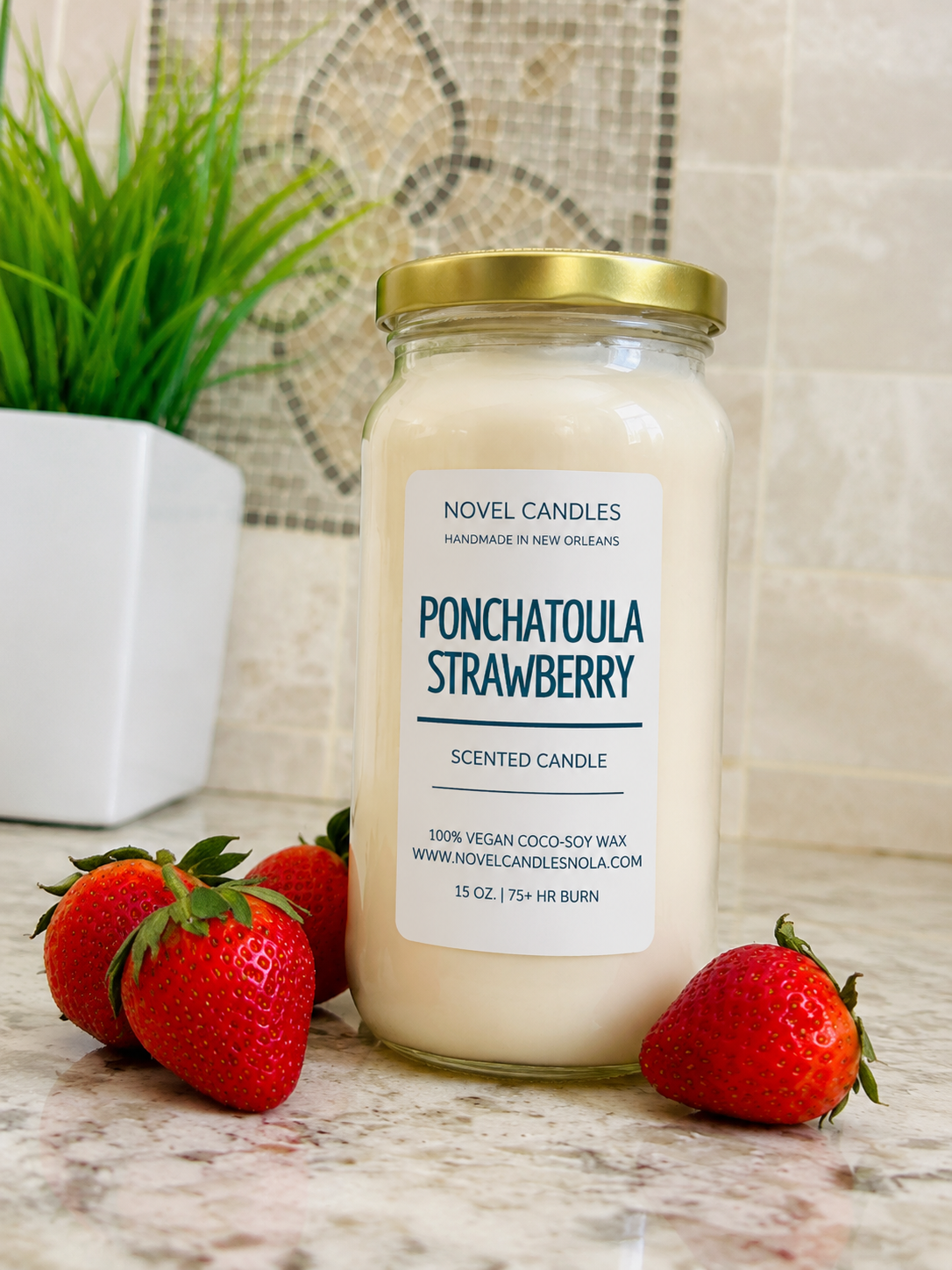 Ponchatoula Strawberry Candle – Fresh Louisiana Strawberry & Green Vine Scent | Hand-Poured in New Orleans