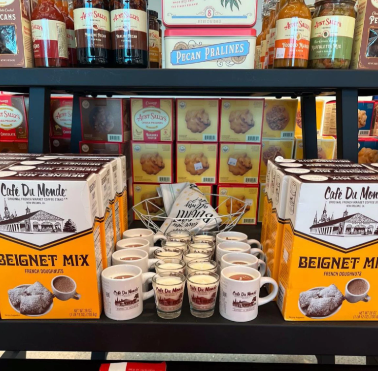 Cafe Du Monde Mug Candle – New Orleans Beignets & Coffee Scent